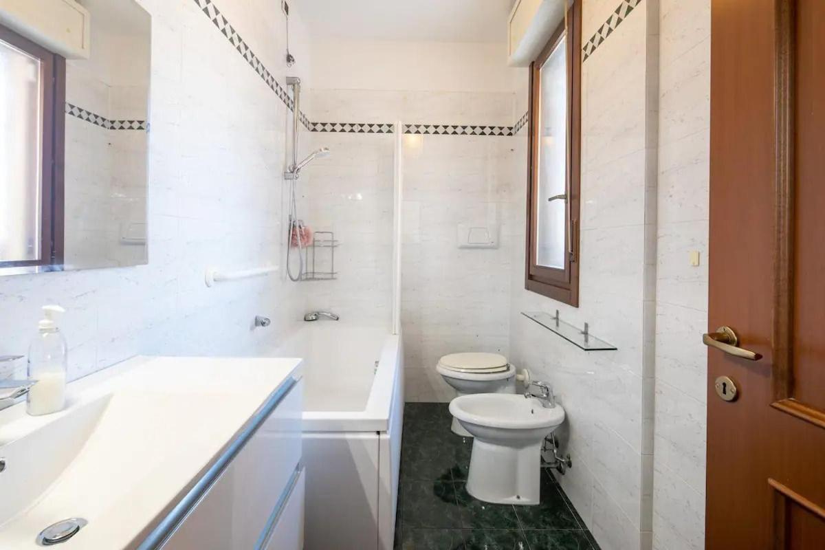 Suite Con 2 Balconi - 6 Guest Prato  Eksteriør bilde